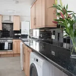 Rent 3 bedroom flat in Brighton