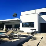 Rent 5 bedroom house of 430 m² in Marbella