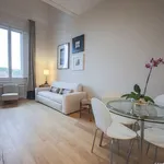 Rent 1 bedroom apartment of 49 m² in Florence