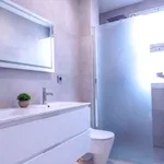 Rent a room of 65 m² in valencia