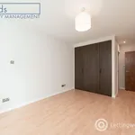 Rent 2 bedroom flat in Edinburgh