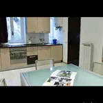 Rent 1 bedroom apartment of 45 m² in Milano