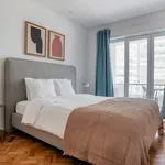 Rent 4 bedroom apartment of 150 m² in Lisbon