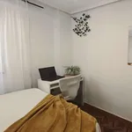 Rent a room of 80 m² in valencia