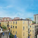 Affitto 3 camera appartamento di 84 m² in Napoli