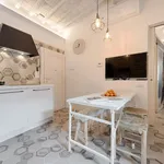 Rent 2 bedroom apartment of 70 m² in Florence