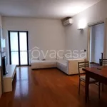 Affitto 3 camera appartamento di 75 m² in Piacenza