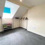 Rent 3 bedroom flat in East Midlands