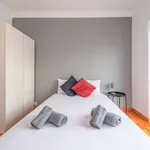 Rent 5 bedroom apartment of 11 m² in Lisbon