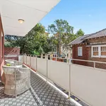 Rent 2 bedroom apartment in Coogee