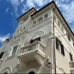 Affitto 6 camera appartamento di 90 m² in Camaiore