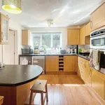 Rent 4 bedroom flat in Wales