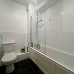 Rent 2 bedroom flat in Sandhurst