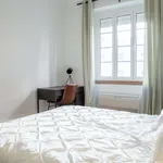 Rent a room of 260 m² in Lisbon