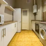 Rent 4 bedroom apartment in Valencia