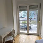 Rent a room of 120 m² in Amadora