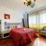 Rent a room of 140 m² in valencia