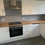 Rent 3 bedroom flat in Yorkshire And The Humber