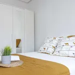 Rent a room of 125 m² in valencia