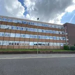 Rent 4 bedroom apartment of 60 m² in Basingstoke