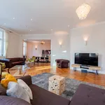 Rent 5 bedroom apartment of 207 m² in Berlin