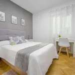 Rent a room of 200 m² in madrid