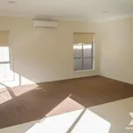 Rent 3 bedroom house in Point Cook