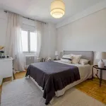 Rent a room of 149 m² in Madrid