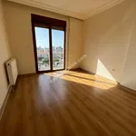 Rent 4 bedroom apartment of 140 m² in İstanbul