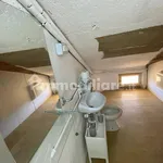 Affitto 5 camera appartamento di 170 m² in Perugia