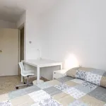 Rent 7 bedroom apartment in Granada