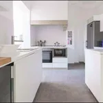 Rent a room of 160 m² in lisbon