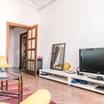 Rent a room of 250 m² in valencia