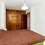 Rent a room of 130 m² in granada