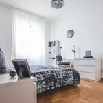 Rent 3 bedroom apartment in Milan