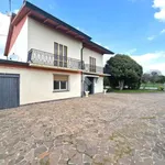 Rent 5 bedroom house of 272 m² in Longare