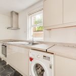 Rent 5 bedroom flat in South East England