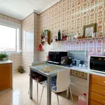 Rent a room of 140 m² in valencia