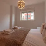 Rent 1 bedroom apartment of 50 m² in lisbon