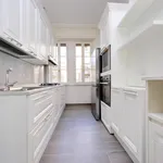 Rent 5 bedroom apartment of 120 m² in Roma