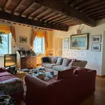 Rent 5 bedroom house of 150 m² in Pescaglia