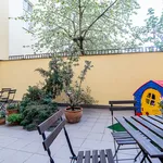 Pronajměte si 2 ložnic/e byt o rozloze 72 m² v Prague