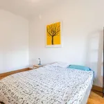 Rent a room of 70 m² in lisbon