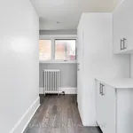 Maison de 1722 m² avec 3 chambre(s) en location à Toronto (Oakwood Village)