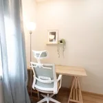 Rent 3 bedroom apartment of 12 m² in Barcelona