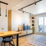 Rent 5 bedroom apartment of 82 m² in Porto