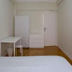 Rent a room in lisbon