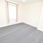 Rent 2 bedroom flat in Wakefield