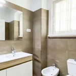 Rent a room of 210 m² in lisbon