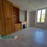 Appartement de 582 m² avec 2 chambre(s) en location à TARARE